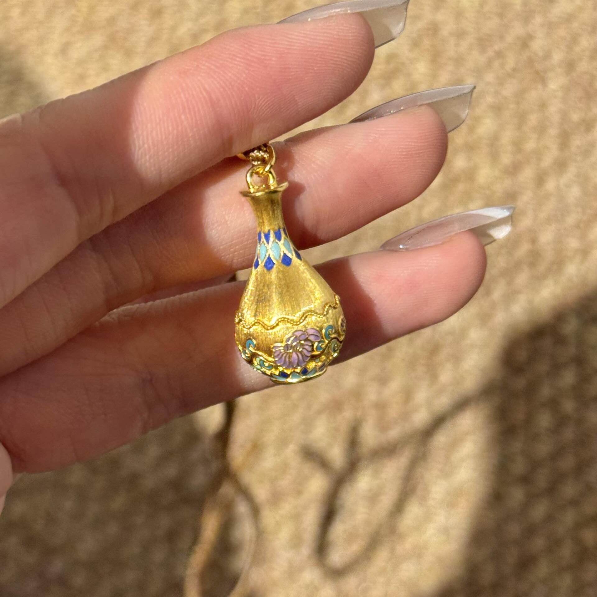 Wearsmartii Fashionable Alloy Pendant For Women