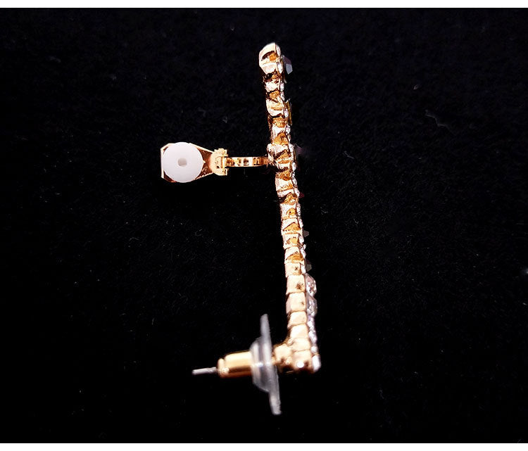 Wearsmartii Sweet Snowflake Ear Cuffs - Fashion Stud Earrings and Non-Pierced Cuffs