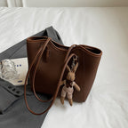 High-End Textured Retro Commuter Shoulder Bag In A Minimalist Style