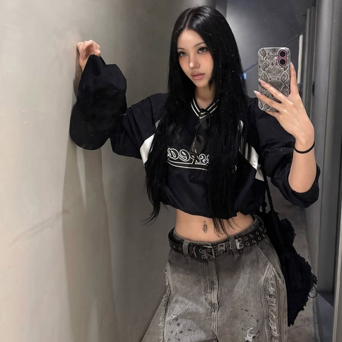 Womens Versatile, Loose-fitting Short Top With Letter Print