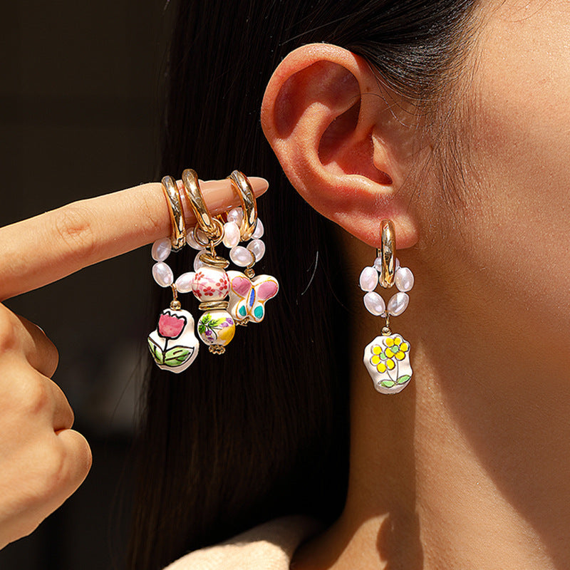 Wearsmartii Blue and White Porcelain Floral Pearl Earrings - Vintage Copper Clip-on Ear Clips