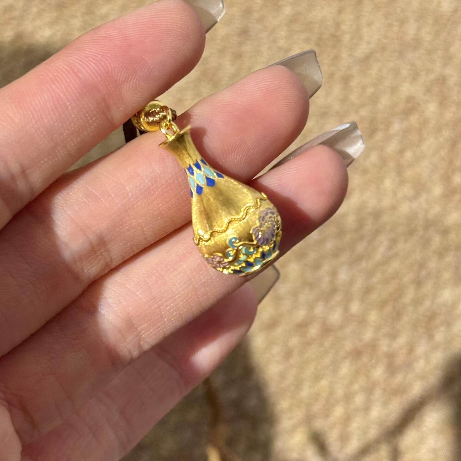 Wearsmartii Fashionable Alloy Pendant For Women