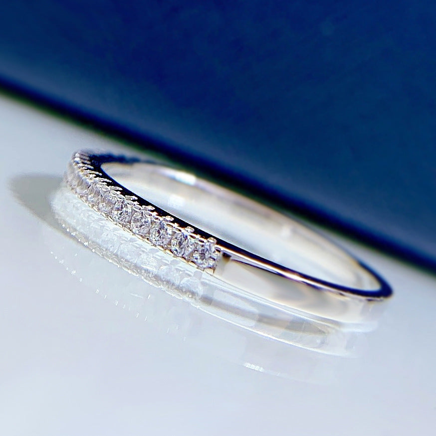 Minimalist Slim Plain Band Ring With A Niche Design
