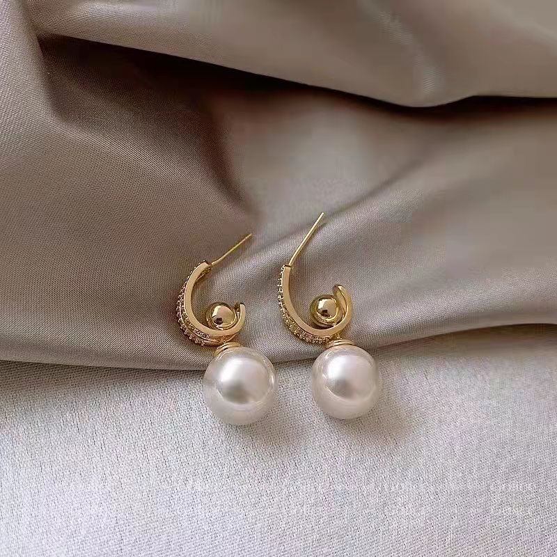 Multiple Ways To Wear Pearl Earrings Eardrops Women's Exquisite
